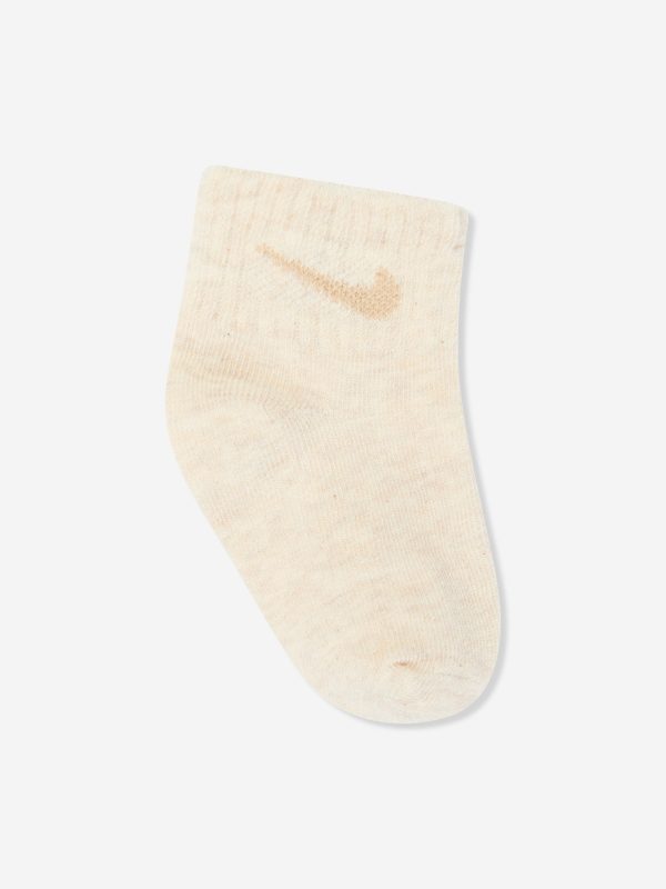 Baby Swooshfetti 6 Pack Ankle Socks Ser in Grey For Sale